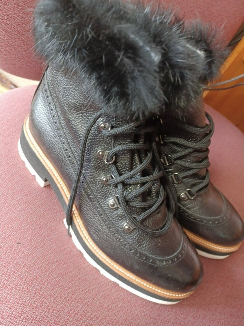 VALENTINA LEATHER BLACK LACE UP FAUX FUR TRIMMING WOMENS ANKLE BOOTS NWOB SZ 37 - Picture 5 of 5